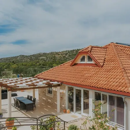 Villa Red Hacienda With Pool Vodice
