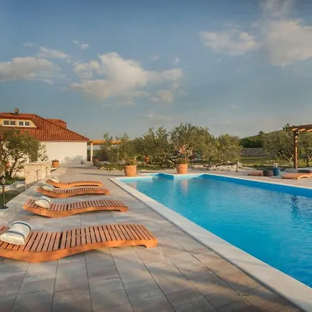 Red Hacienda With Pool Villa Vodice