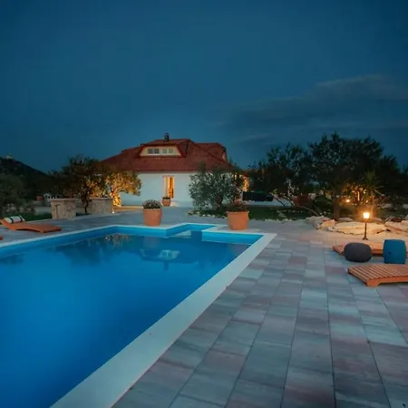 Red Hacienda With Pool Vodice