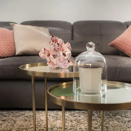 Red Hacienda With Pool * ヴォディツェ