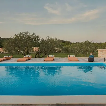 Red Hacienda With Pool Villa *