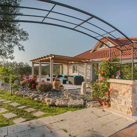 Red Hacienda With Pool *