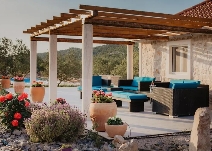 Red Hacienda With Pool * Vodice