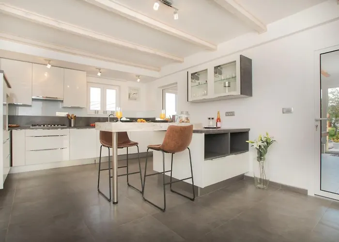 Red Hacienda With Pool * Vodice