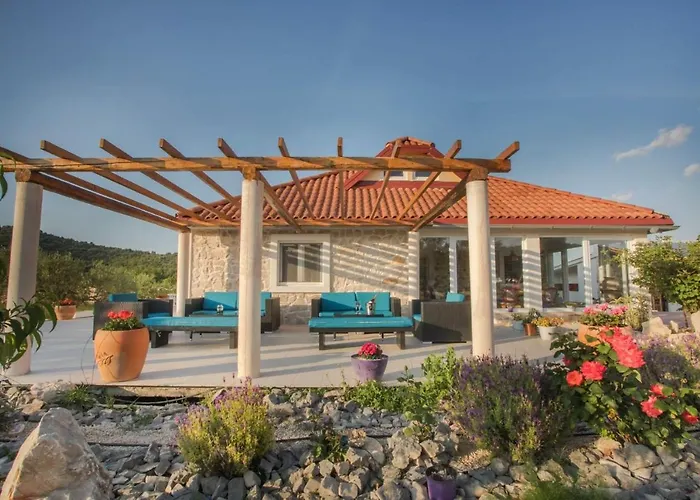 Vila Red Hacienda With Pool