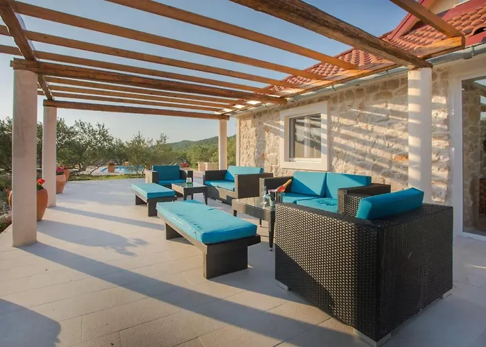 Red Hacienda With Pool * Vodice