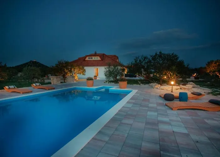 Red Hacienda With Pool Vodice