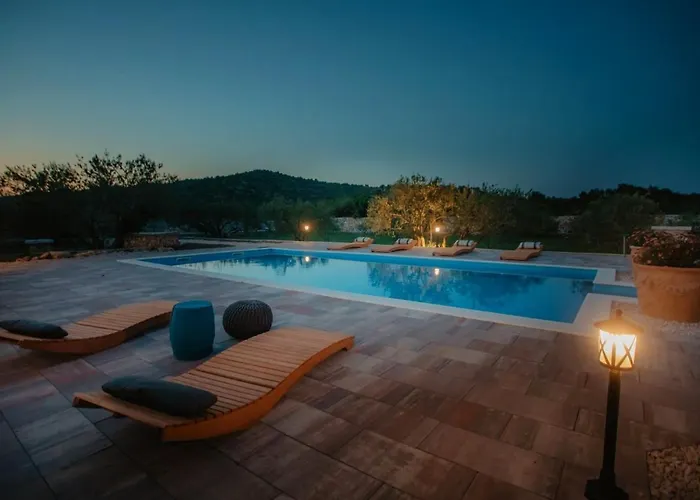 Red Hacienda With Pool *