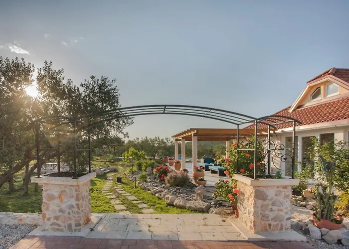 Red Hacienda With Pool Vila