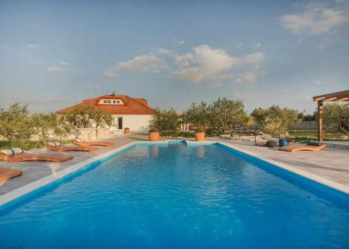 Red Hacienda With Pool *