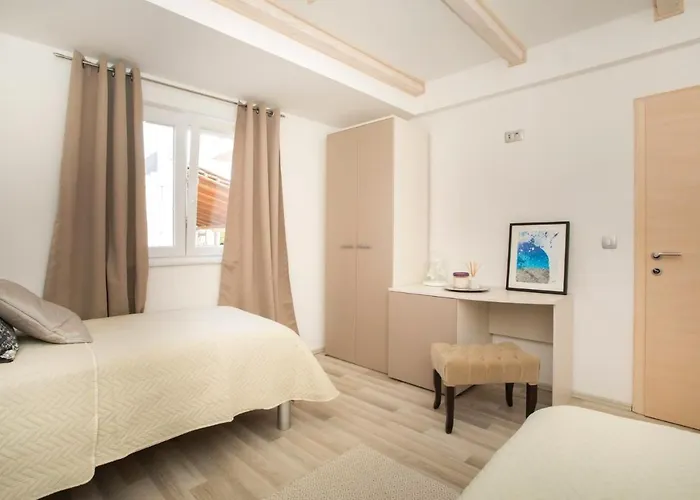 Red Hacienda With Pool * Vodice