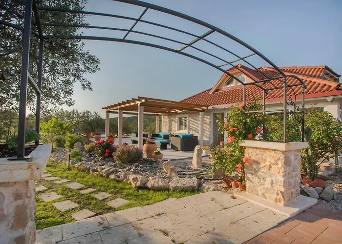 Red Hacienda With Pool *