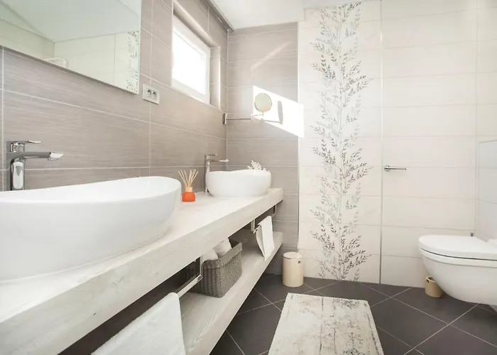 Red Hacienda With Pool *